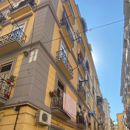Ruma Guesthouse Napoli Bagian luar foto