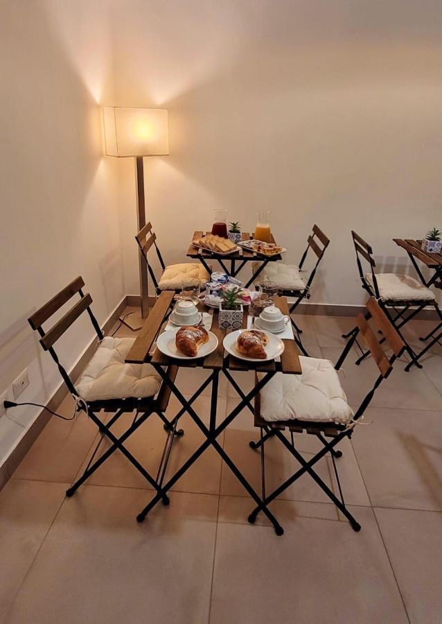 Ruma Guesthouse Napoli Bagian luar foto