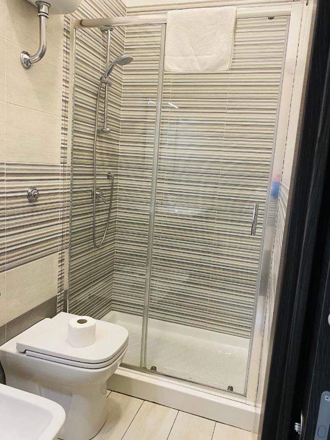 Ruma Guesthouse Napoli Bagian luar foto