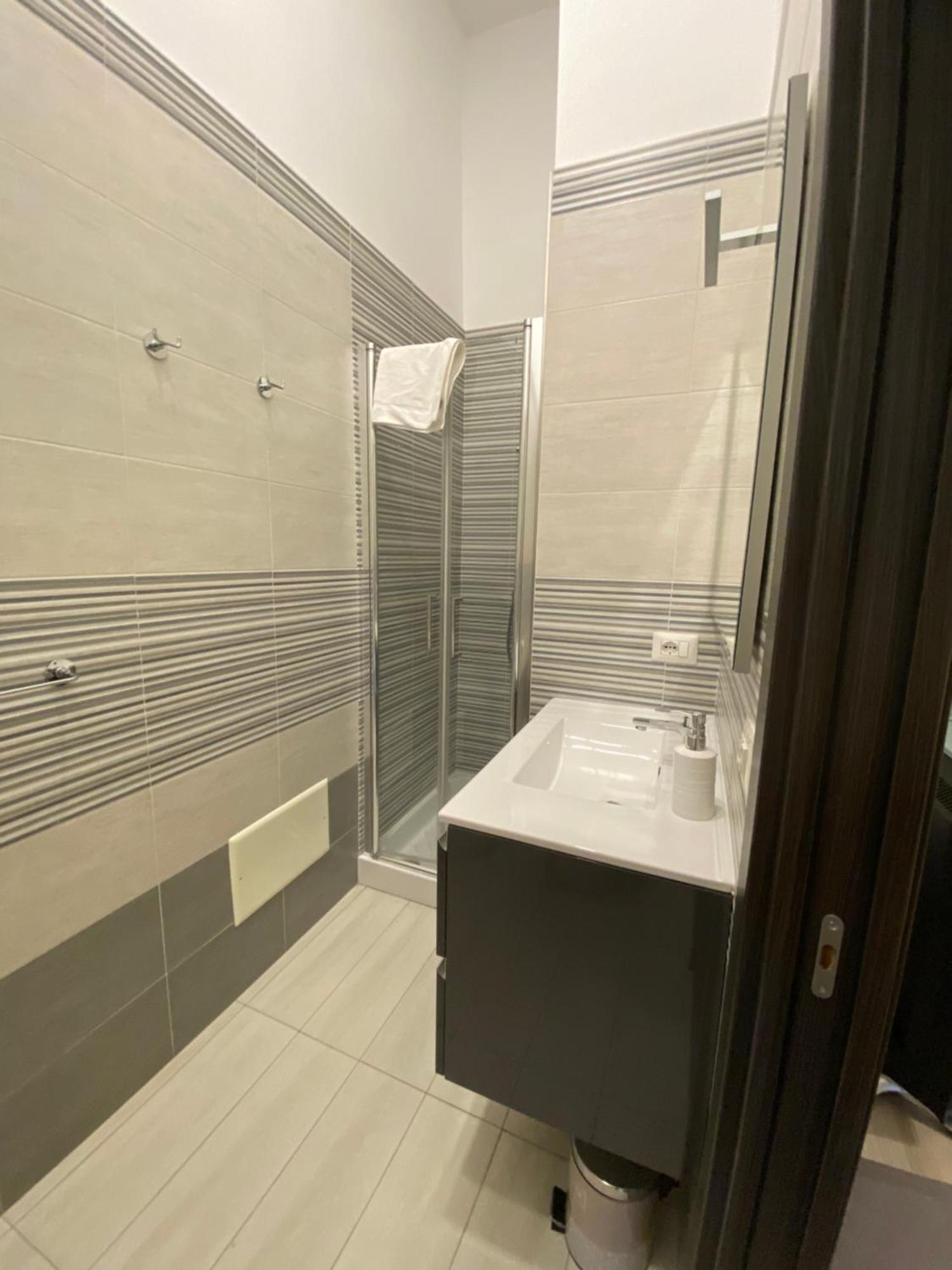 Ruma Guesthouse Napoli Bagian luar foto