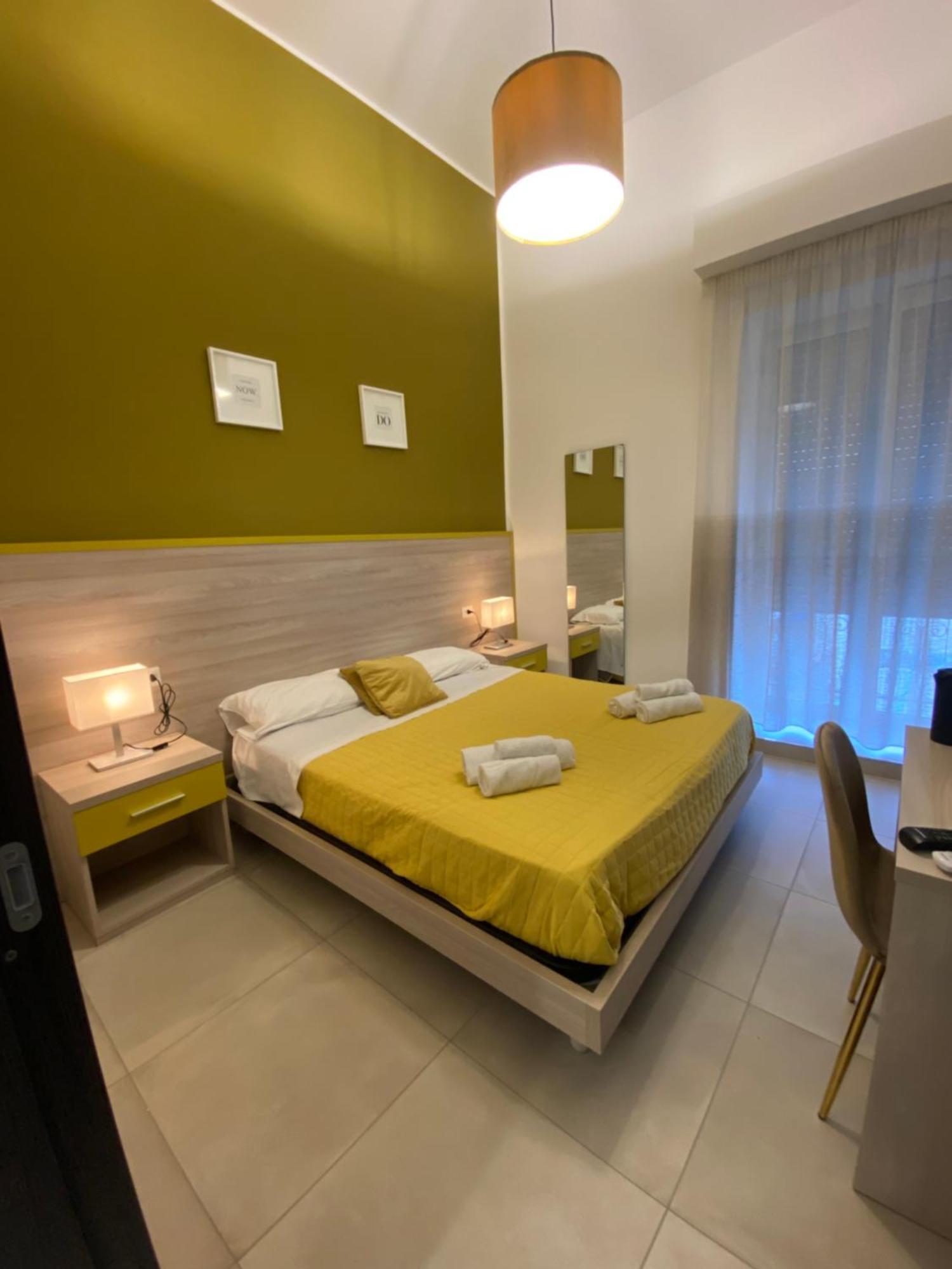 Ruma Guesthouse Napoli Bagian luar foto