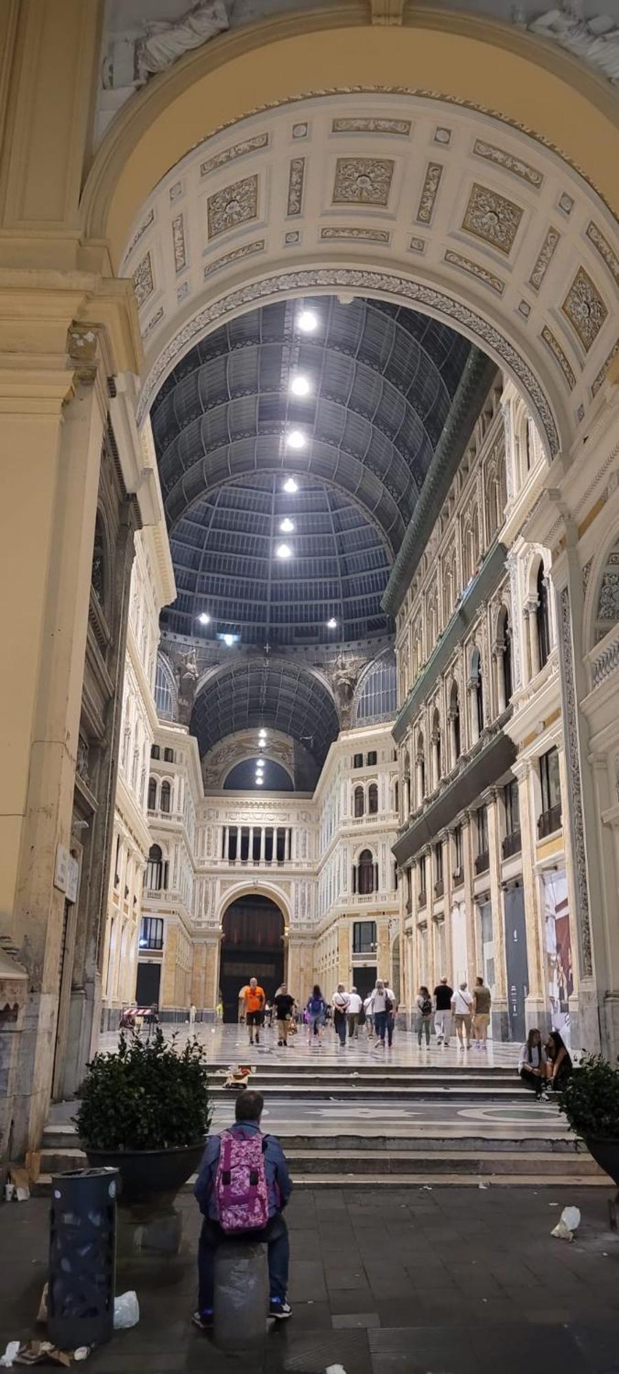 Ruma Guesthouse Napoli Bagian luar foto