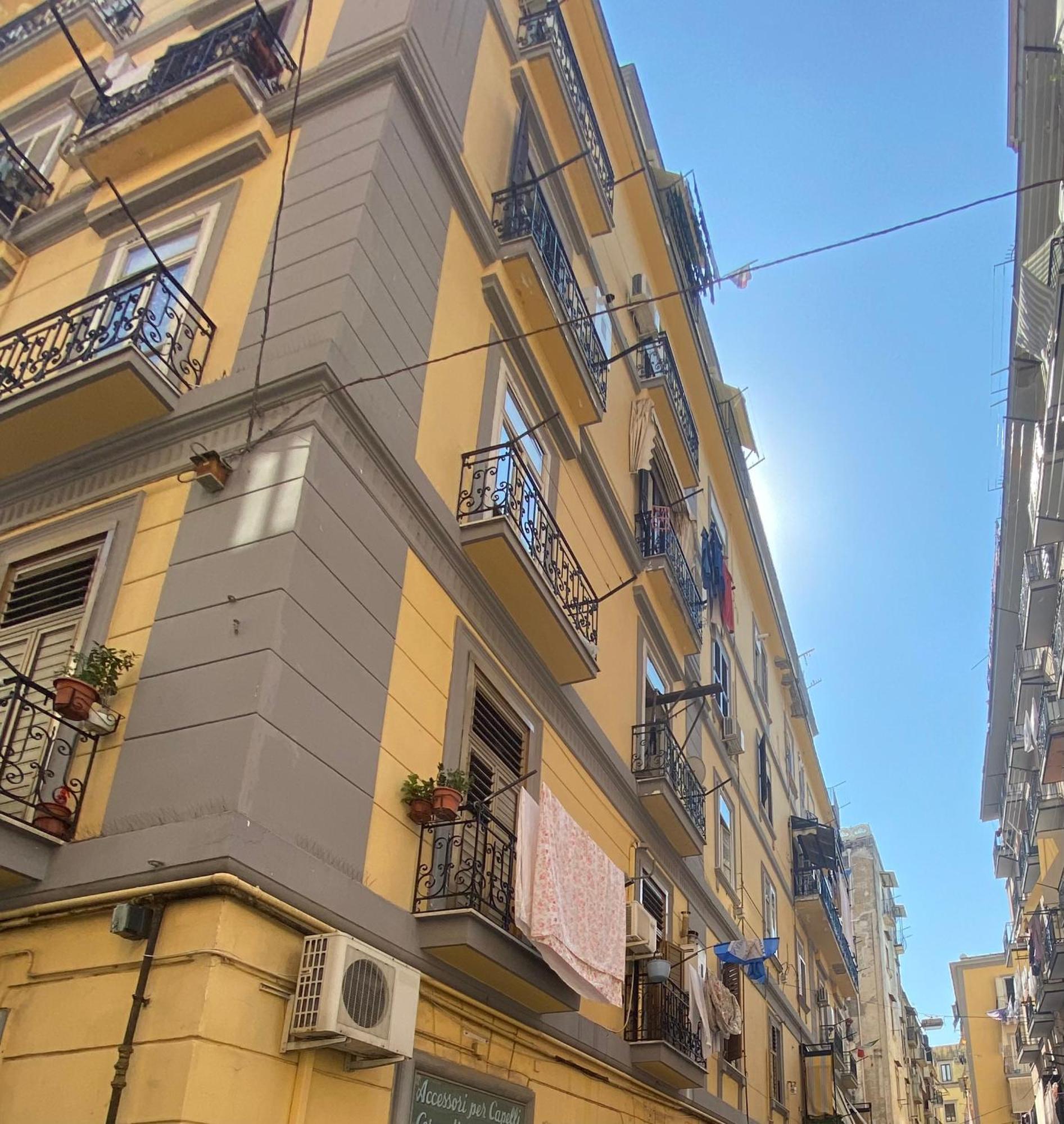 Ruma Guesthouse Napoli Bagian luar foto